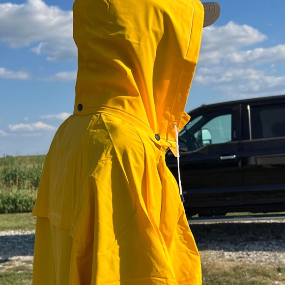 Yellow rain coat with snap on hood - Picture 2 of 8